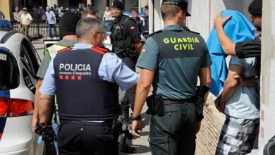 تفكيك شبكة تهريب أدخلت ألف مهاجر جزائري وسوري إلى إسبانيا