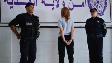 اعتقال شابة بسبب عبارة "أين عمي تبون؟" يشعل جدلًا بالجزائر